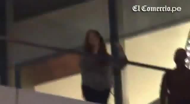 Demi Lovato Llego A Perú Y Saludo A Sus Fans  2012 12501