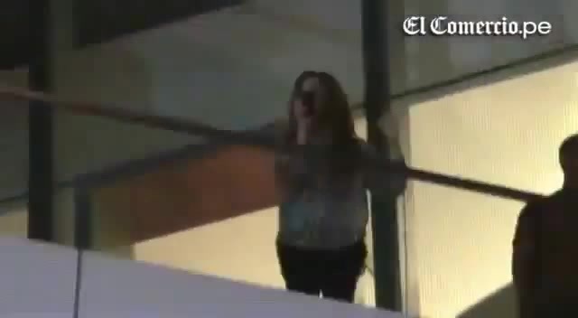 Demi Lovato Llego A Perú Y Saludo A Sus Fans  2012 12643