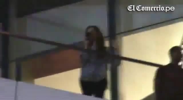 Demi Lovato Llego A Perú Y Saludo A Sus Fans  2012 12685