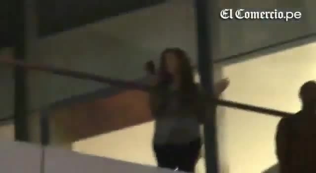 Demi Lovato Llego A Perú Y Saludo A Sus Fans  2012 12879