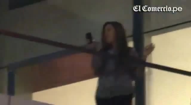 Demi Lovato Llego A Perú Y Saludo A Sus Fans  2012 13198