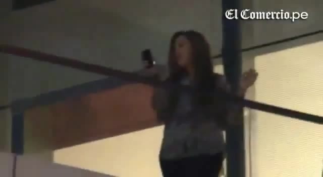 Demi Lovato Llego A Perú Y Saludo A Sus Fans  2012 13259