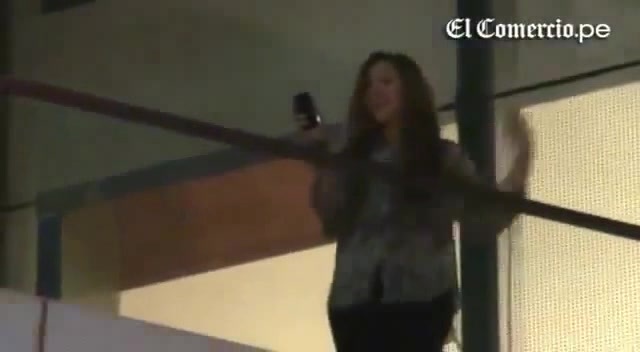 Demi Lovato Llego A Perú Y Saludo A Sus Fans  2012 13363 - Demi - Llego A Peru Y Saludo A Sus Fans 2012 Part o26