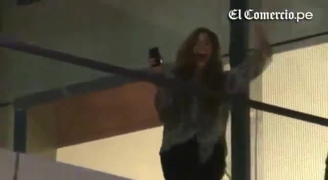 Demi Lovato Llego A Perú Y Saludo A Sus Fans  2012 13517