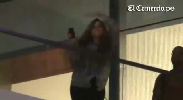 Demi Lovato Llego A Perú Y Saludo A Sus Fans  2012 13848