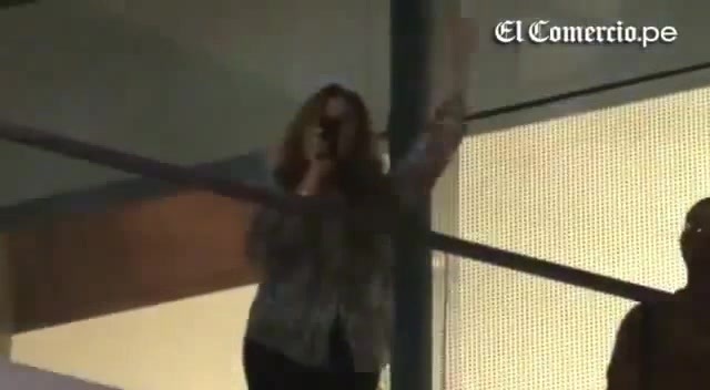 Demi Lovato Llego A Perú Y Saludo A Sus Fans  2012 14233
