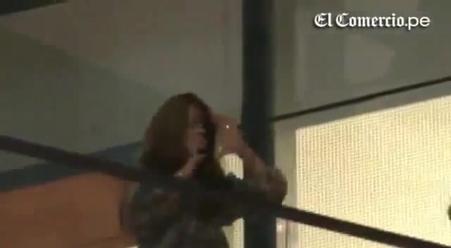 Demi Lovato Llego A Perú Y Saludo A Sus Fans  2012 14804