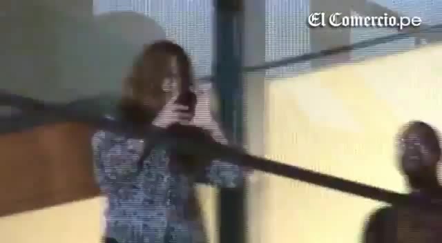 Demi Lovato Llego A Perú Y Saludo A Sus Fans  2012 15571