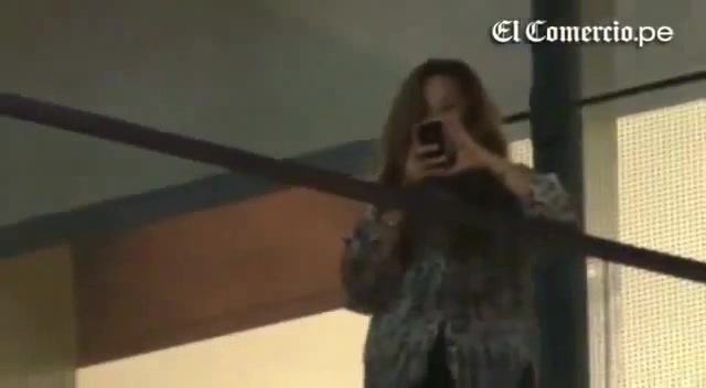 Demi Lovato Llego A Perú Y Saludo A Sus Fans  2012 16357
