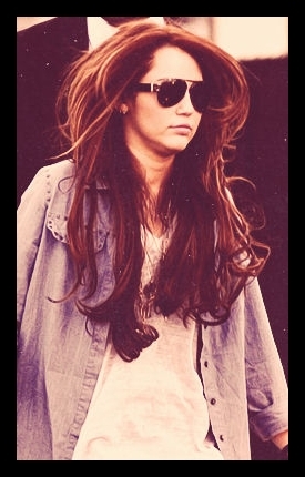 What the fuck? Cand dracu`...? Ce naiba mah? [uitandu-se la tattoo]