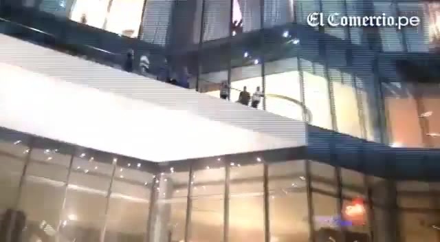 Demi Lovato Llego A Perú Y Saludo A Sus Fans  2012 18647