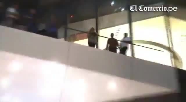 Demi Lovato Llego A Perú Y Saludo A Sus Fans  2012 18749