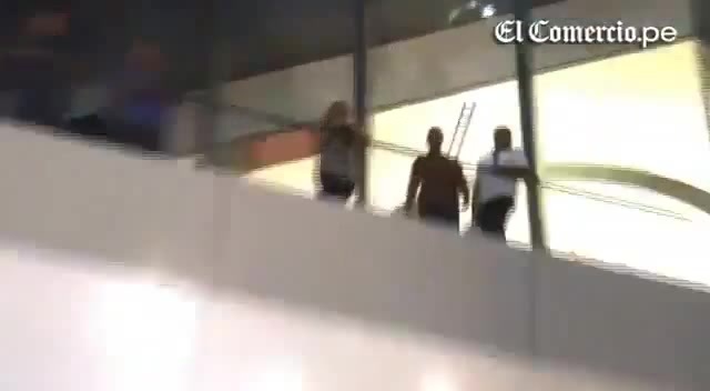 Demi Lovato Llego A Perú Y Saludo A Sus Fans  2012 18780