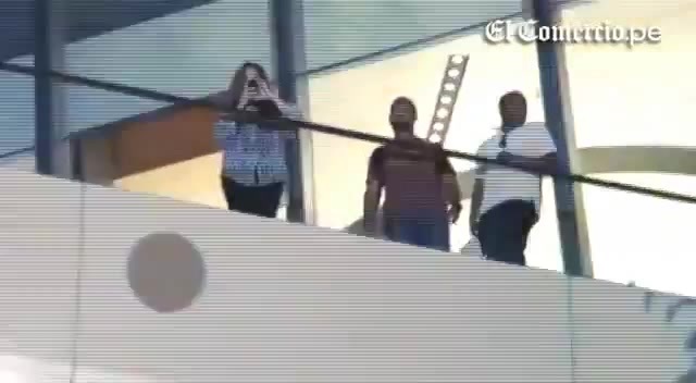 Demi Lovato Llego A Perú Y Saludo A Sus Fans  2012 18916 Demi Lovato Llego A Perú Y Saludo A Sus Fans  2012 18916