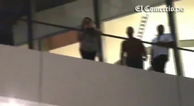 Demi Lovato Llego A Perú Y Saludo A Sus Fans  2012 18961