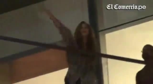 Demi Lovato Llego A Perú Y Saludo A Sus Fans  2012 19745