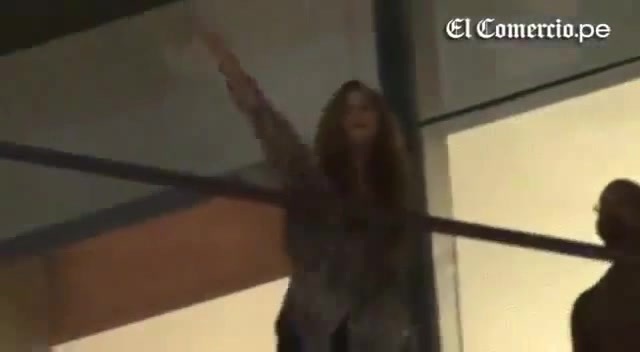 Demi Lovato Llego A Perú Y Saludo A Sus Fans  2012 19778