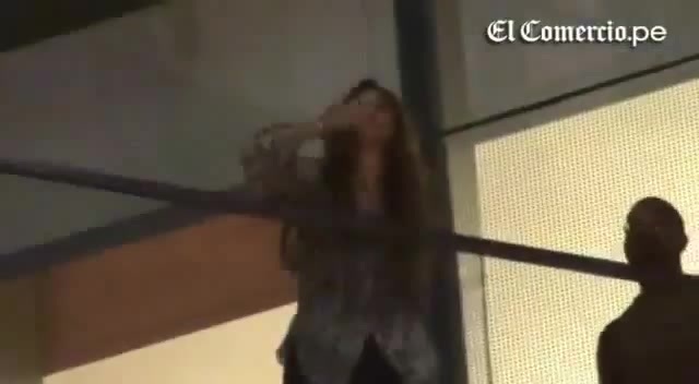 Demi Lovato Llego A Perú Y Saludo A Sus Fans  2012 19888