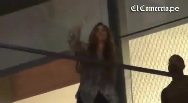 Demi Lovato Llego A Perú Y Saludo A Sus Fans  2012 19913