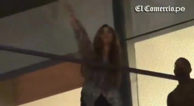 Demi Lovato Llego A Perú Y Saludo A Sus Fans  2012 19923