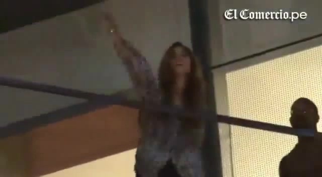 Demi Lovato Llego A Perú Y Saludo A Sus Fans  2012 19949