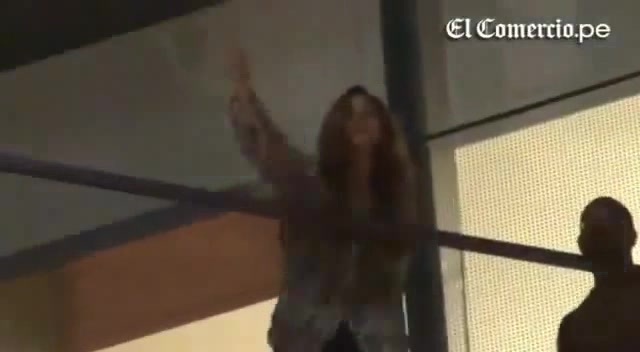 Demi Lovato Llego A Perú Y Saludo A Sus Fans  2012 19977