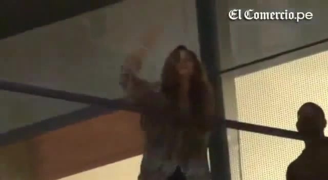 Demi Lovato Llego A Perú Y Saludo A Sus Fans  2012 20001