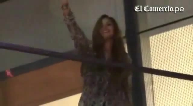 Demi Lovato Llego A Perú Y Saludo A Sus Fans  2012 20276