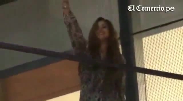 Demi Lovato Llego A Perú Y Saludo A Sus Fans  2012 20385 - Demi - Llego A Peru Y Saludo A Sus Fans 2012 Part o39