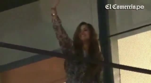 Demi Lovato Llego A Perú Y Saludo A Sus Fans  2012 20524