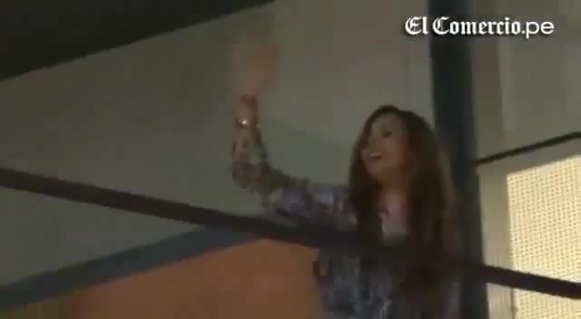 Demi Lovato Llego A Perú Y Saludo A Sus Fans  2012 20869 - Demi - Llego A Peru Y Saludo A Sus Fans 2012 Part o40