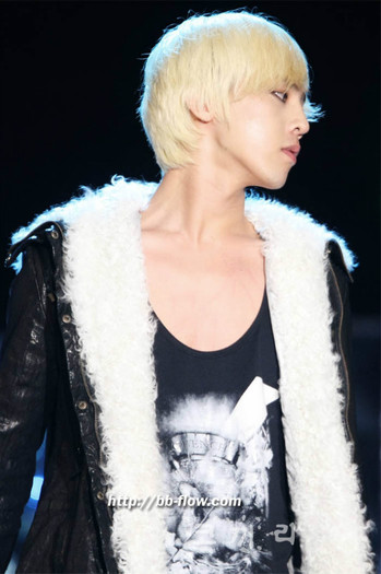 Aaa...deci esti colegul nostru.....:o