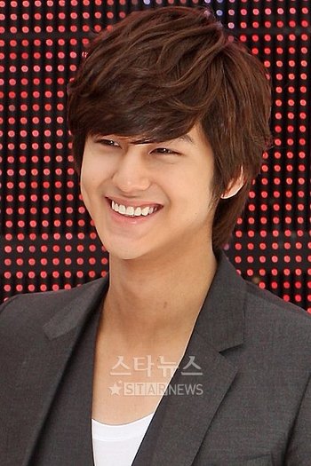 Nu i.am facut nimic.Dar,a scos un cuvant frumos mie.....:x