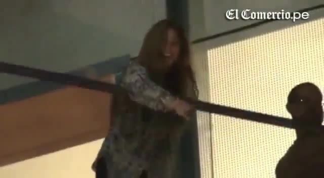 Demi Lovato Llego A Perú Y Saludo A Sus Fans  2012 21875