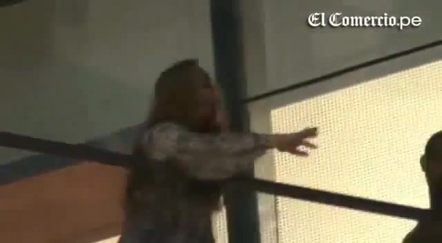 Demi Lovato Llego A Perú Y Saludo A Sus Fans  2012 22376