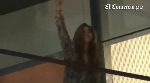 Demi Lovato Llego A Perú Y Saludo A Sus Fans  2012 23257