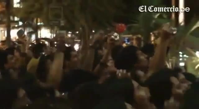 Demi Lovato Llego A Perú Y Saludo A Sus Fans  2012 23970 - Demi - Llego A Peru Y Saludo A Sus Fans 2012 Part o46