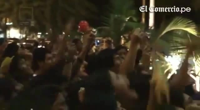 Demi Lovato Llego A Perú Y Saludo A Sus Fans  2012 24256 - Demi - Llego A Peru Y Saludo A Sus Fans 2012 Part o47