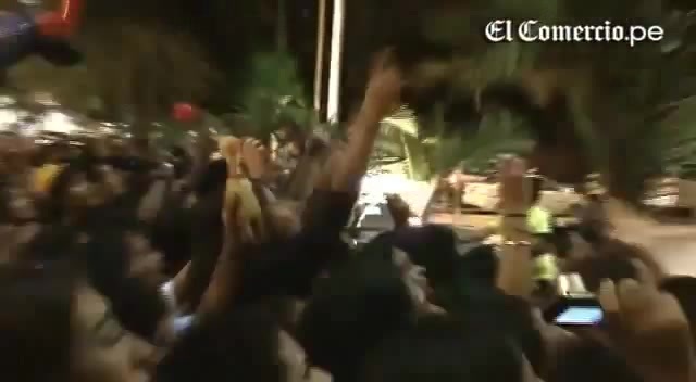 Demi Lovato Llego A Perú Y Saludo A Sus Fans  2012 25239 - Demi - Llego A Peru Y Saludo A Sus Fans 2012 Part o49