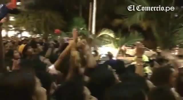 Demi Lovato Llego A Perú Y Saludo A Sus Fans  2012 25278 - Demi - Llego A Peru Y Saludo A Sus Fans 2012 Part o49