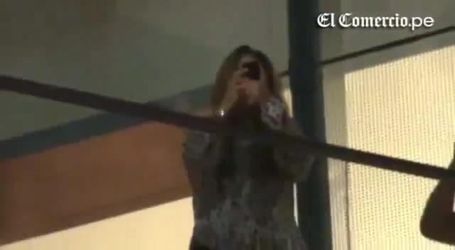 Demi Lovato Llego A Perú Y Saludo A Sus Fans  2012 26361