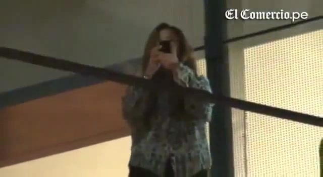 Demi Lovato Llego A Perú Y Saludo A Sus Fans  2012 28050