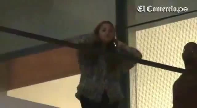 Demi Lovato Llego A Perú Y Saludo A Sus Fans  2012 29430 - Demi - Llego A Peru Y Saludo A Sus Fans 2012 Part o57