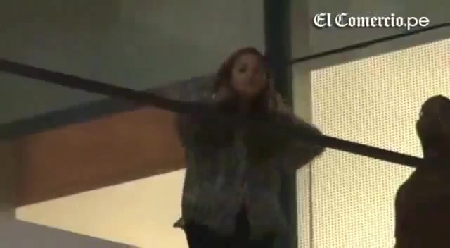 Demi Lovato Llego A Perú Y Saludo A Sus Fans  2012 29444