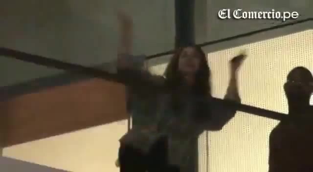 Demi Lovato Llego A Perú Y Saludo A Sus Fans  2012 29694