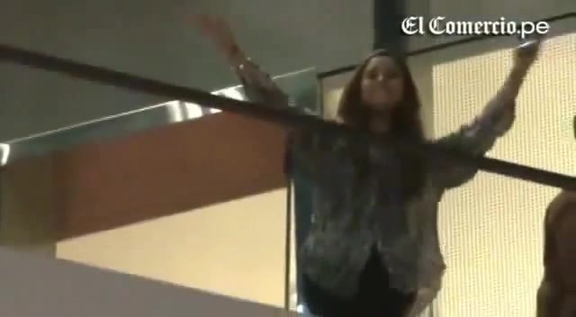 Demi Lovato Llego A Perú Y Saludo A Sus Fans  2012 29941 - Demi - Llego A Peru Y Saludo A Sus Fans 2012 Part o58