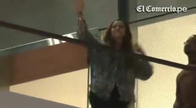 Demi Lovato Llego A Perú Y Saludo A Sus Fans  2012 30015