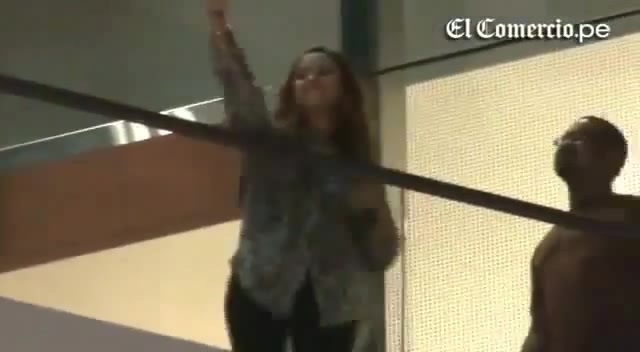 Demi Lovato Llego A Perú Y Saludo A Sus Fans  2012 30119 - Demi - Llego A Peru Y Saludo A Sus Fans 2012 Part o59