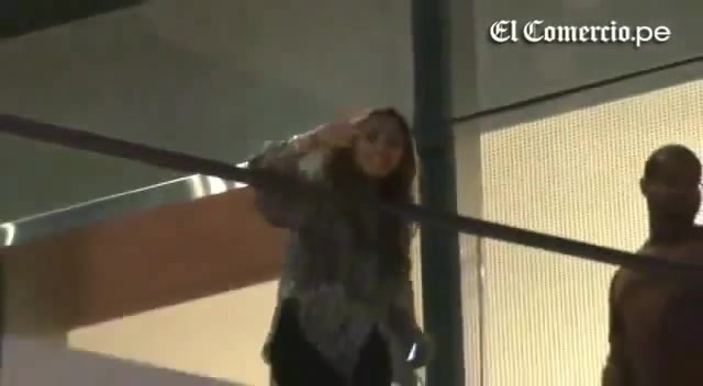 Demi Lovato Llego A Perú Y Saludo A Sus Fans  2012 31069