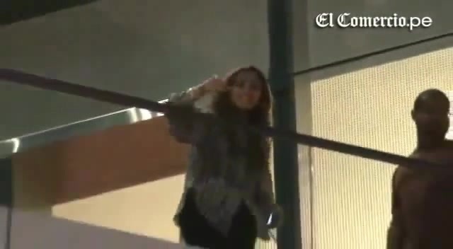 Demi Lovato Llego A Perú Y Saludo A Sus Fans  2012 31096 - Demi - Llego A Peru Y Saludo A Sus Fans 2012 Part o61